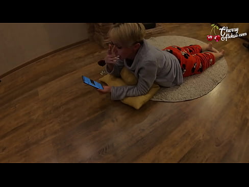 ❤️ Luda plavuša sisa ogroman kurac sisa i poskakuje na njemu - analni seks ❤❌ Seks video kod nas ☑